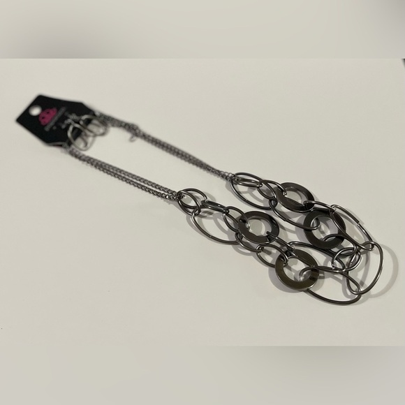 NWT Paparazzi Elegant Silver Chain Necklace - Picture 4 of 4